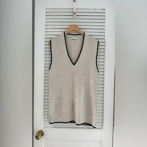 Aritzia Babaton vest/sweater dress in L